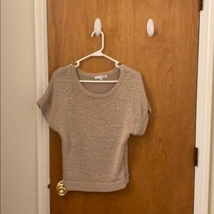 Super cute crop sweater, short sleeve !